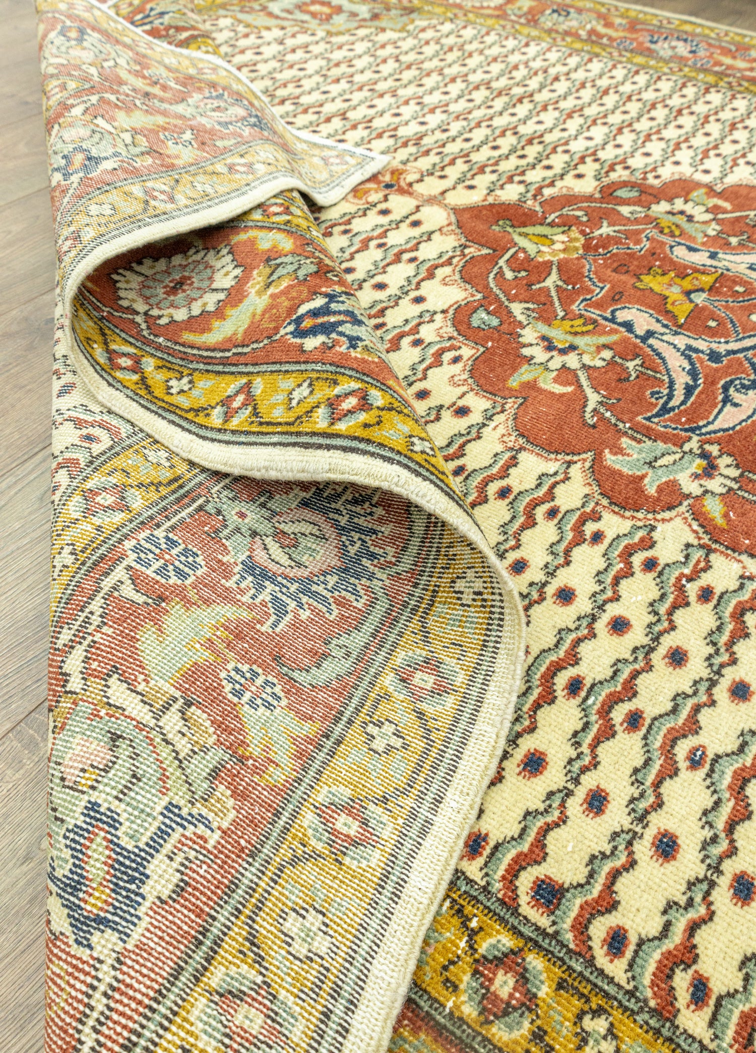 Tolan Madalyon Desenli Yün Halı 207x300 cm