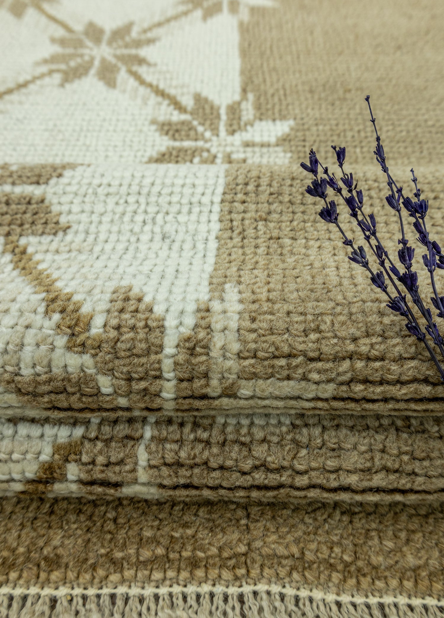 Zuhra Modern Tasarımlı Yün Halı 210x261 cm