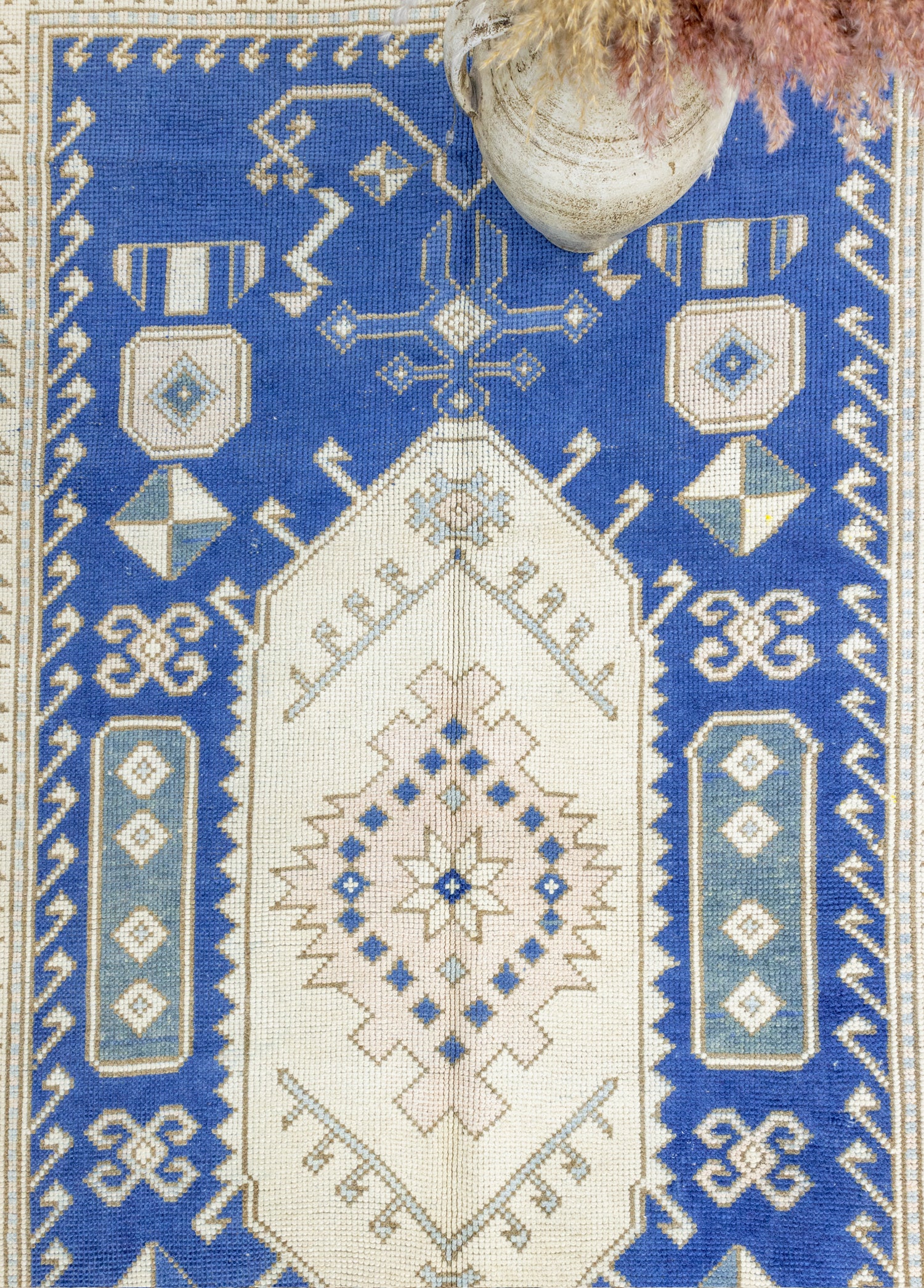 Buget İlkel Desenli El Dokuma Mavi Yün Halı 139x238 cm