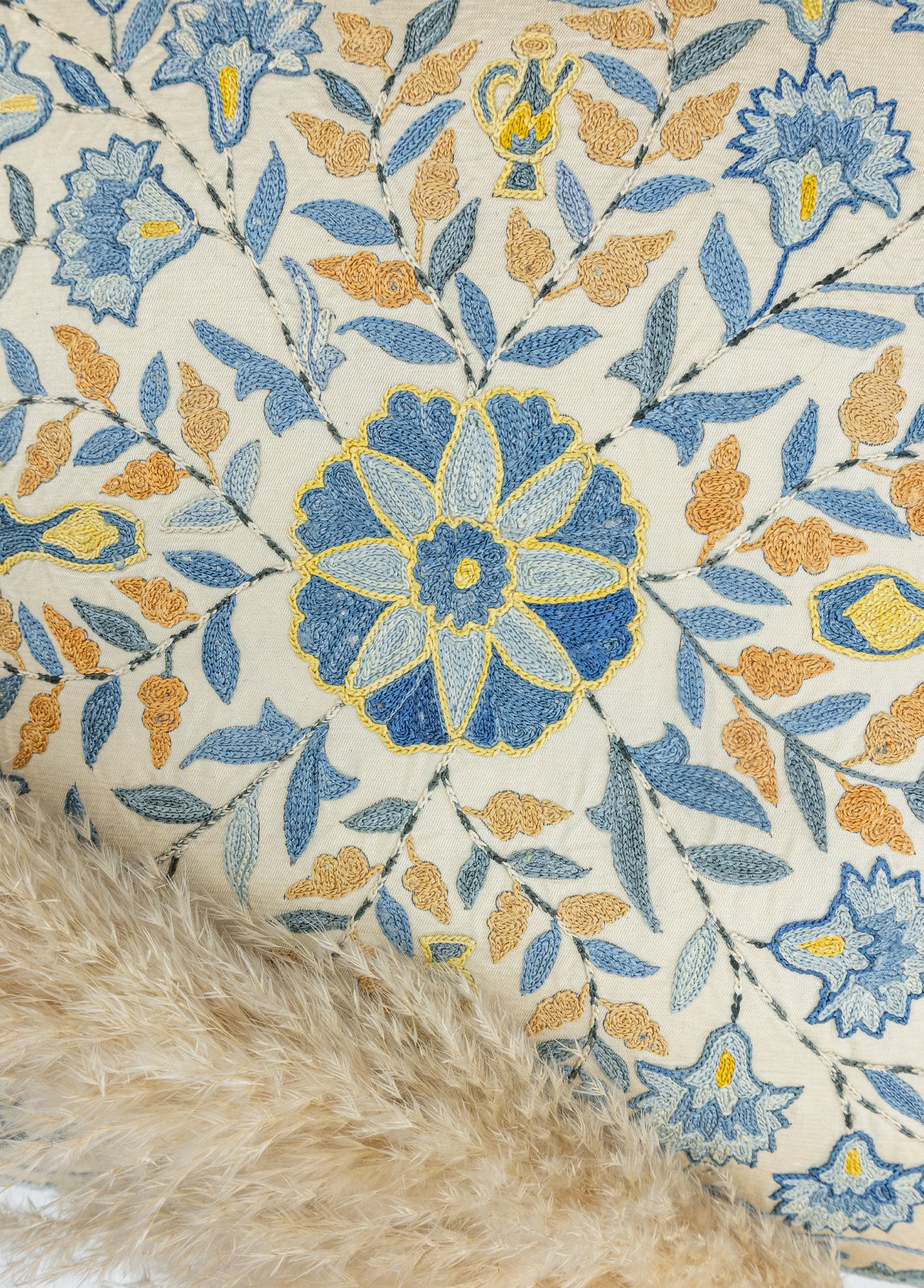 Erguvan Çiçek Desenli İpek Kırlent 50x50 cm