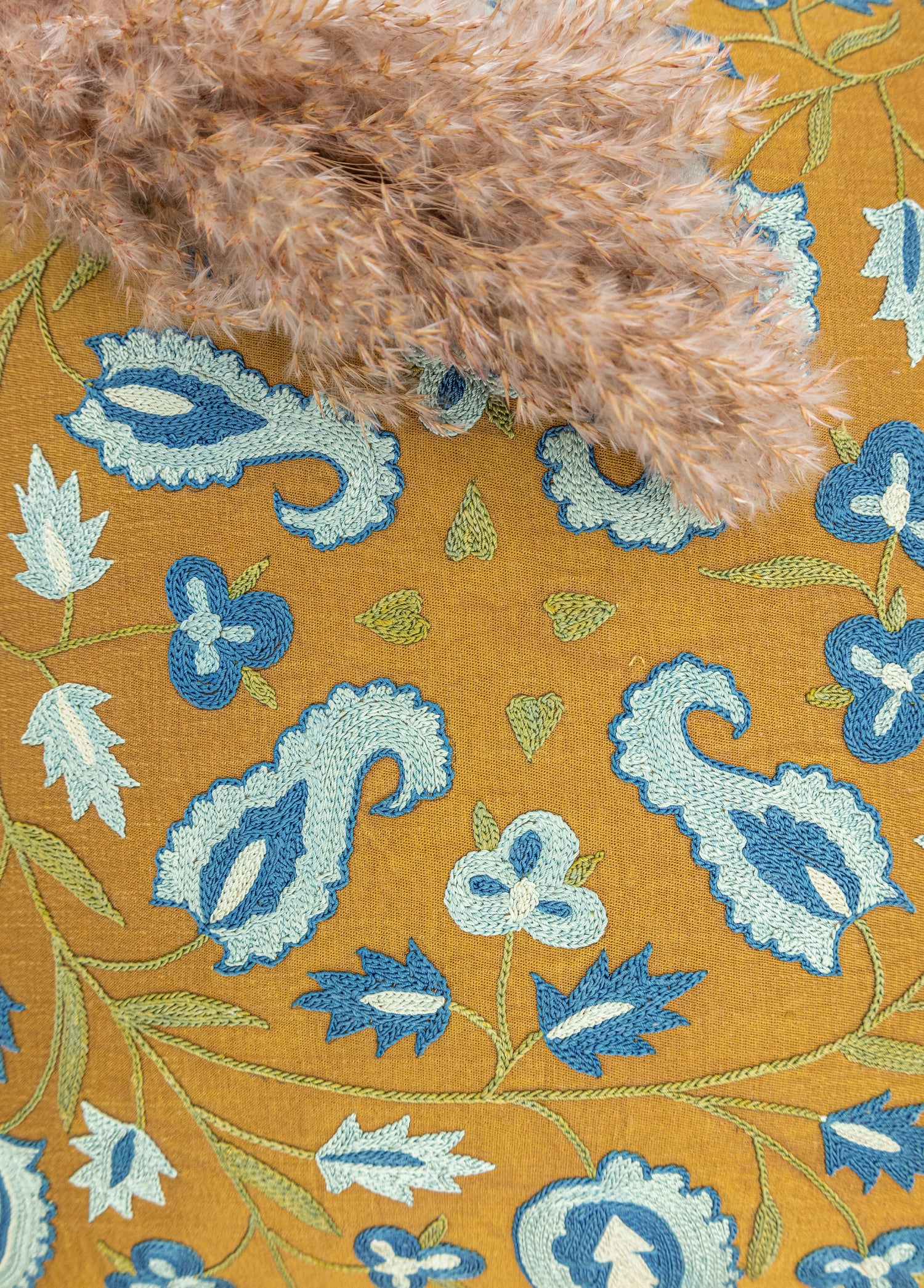 Selvan El Yapımı İpek Kırlent 50x50 cm