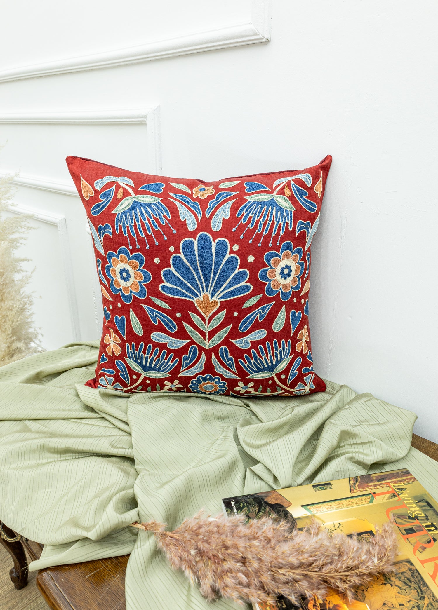 Miyane El Yapımı Kırmızı İpek Kırlent 50x50 cm