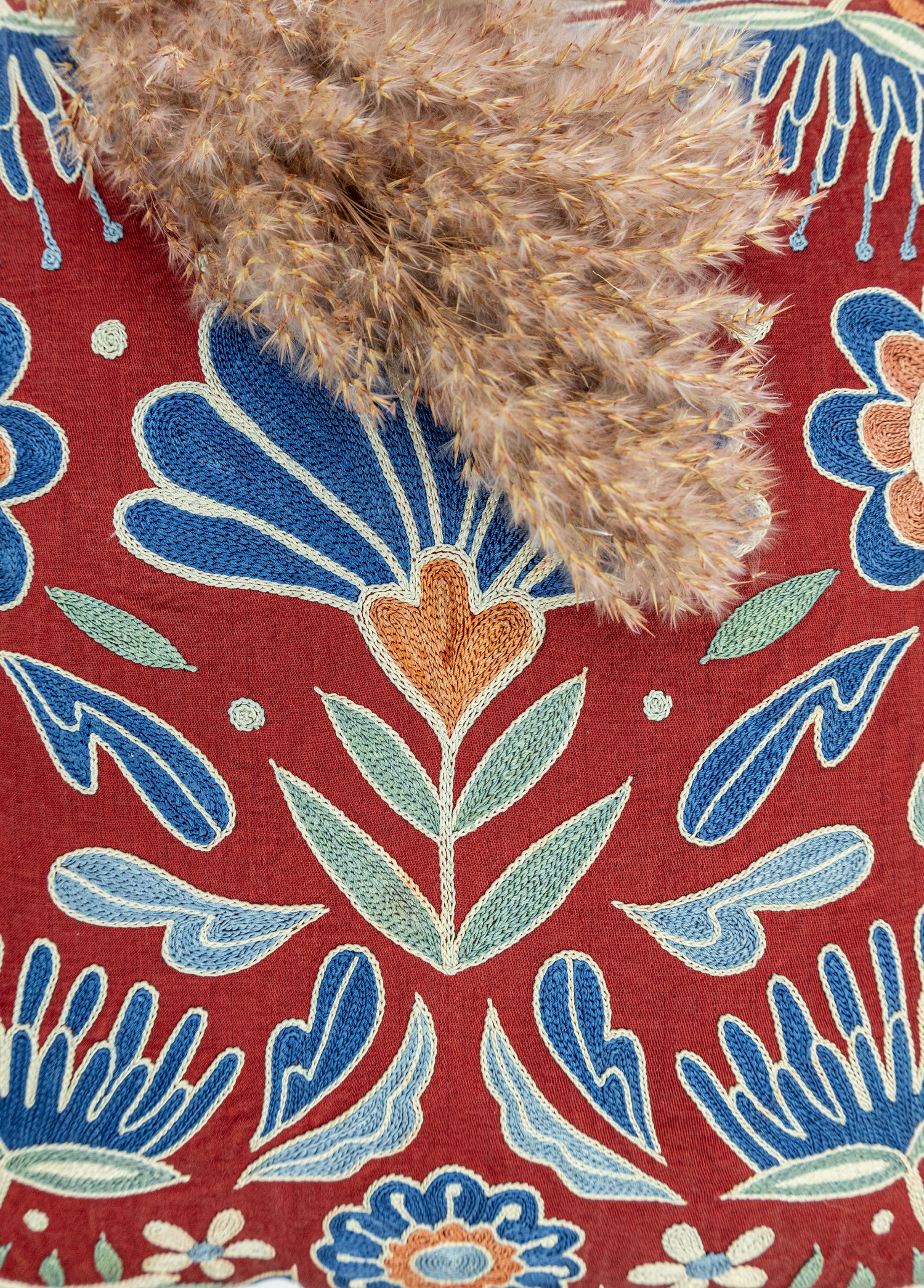 Miyane El Yapımı Kırmızı İpek Kırlent 50x50 cm