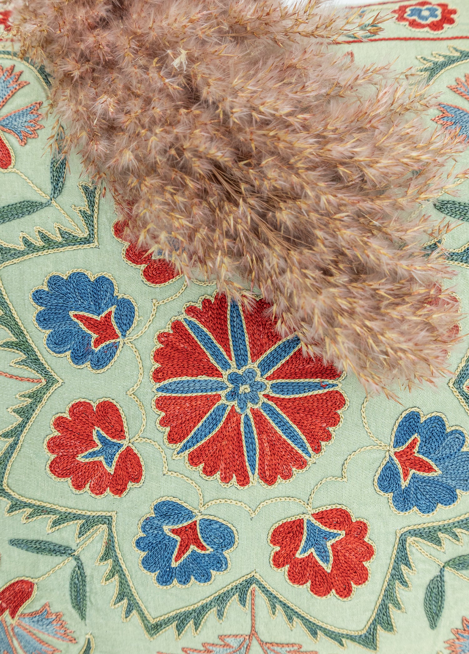 Nivra Çiçekli İpek Kırlent 50x50 cm