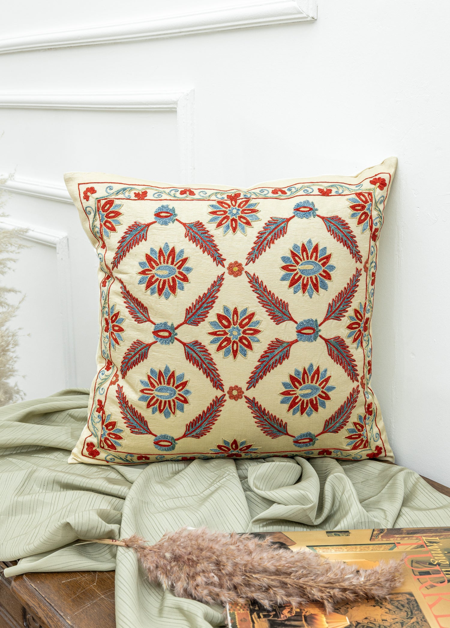 Tirva El Yapımı İpek Kırlent 50x50 cm