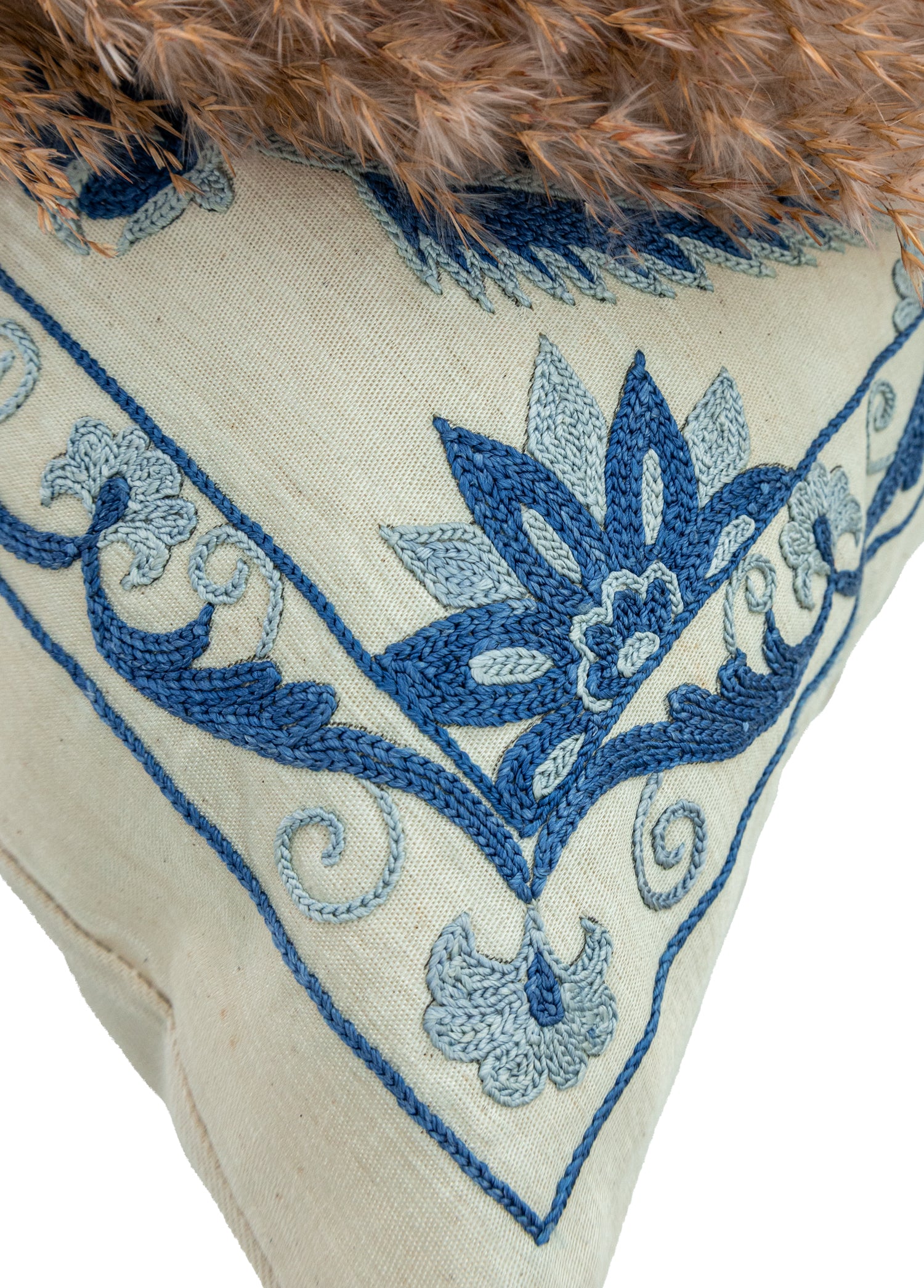 Zerfa Çiçek İşlemeli İpek Kırlent 50x50 cm