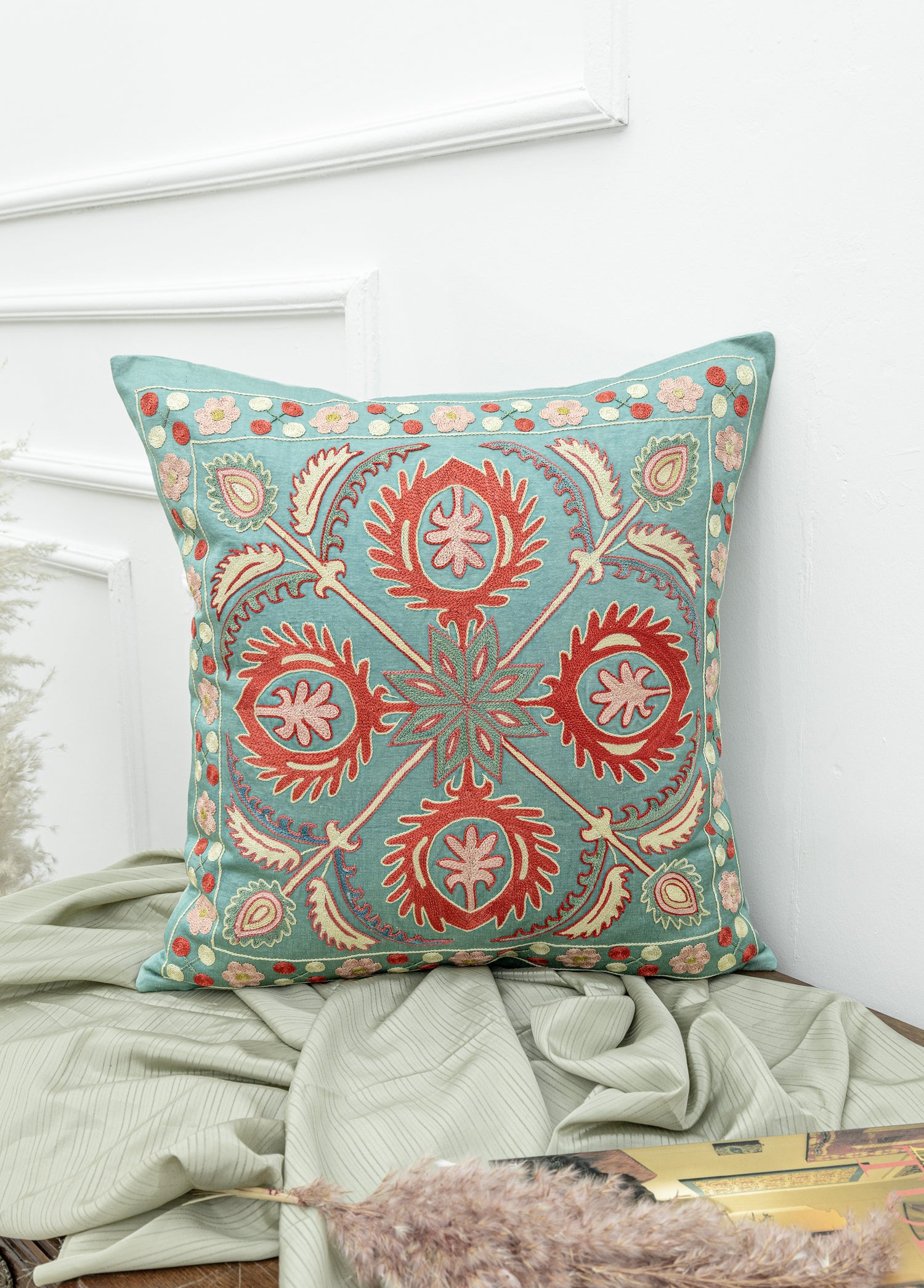 Tilun El Yapımı Yeşil İpek Kırlent 50x50 cm