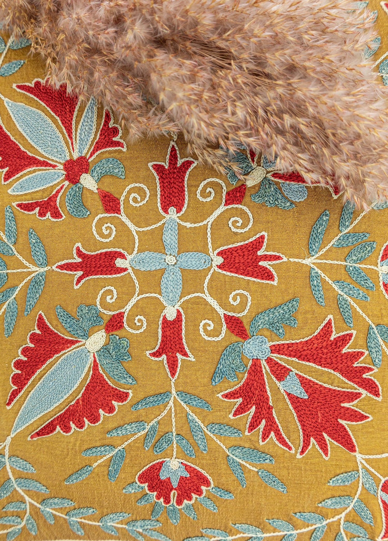 Aden  El Yapımı İpek Kırlent 50x50 cm