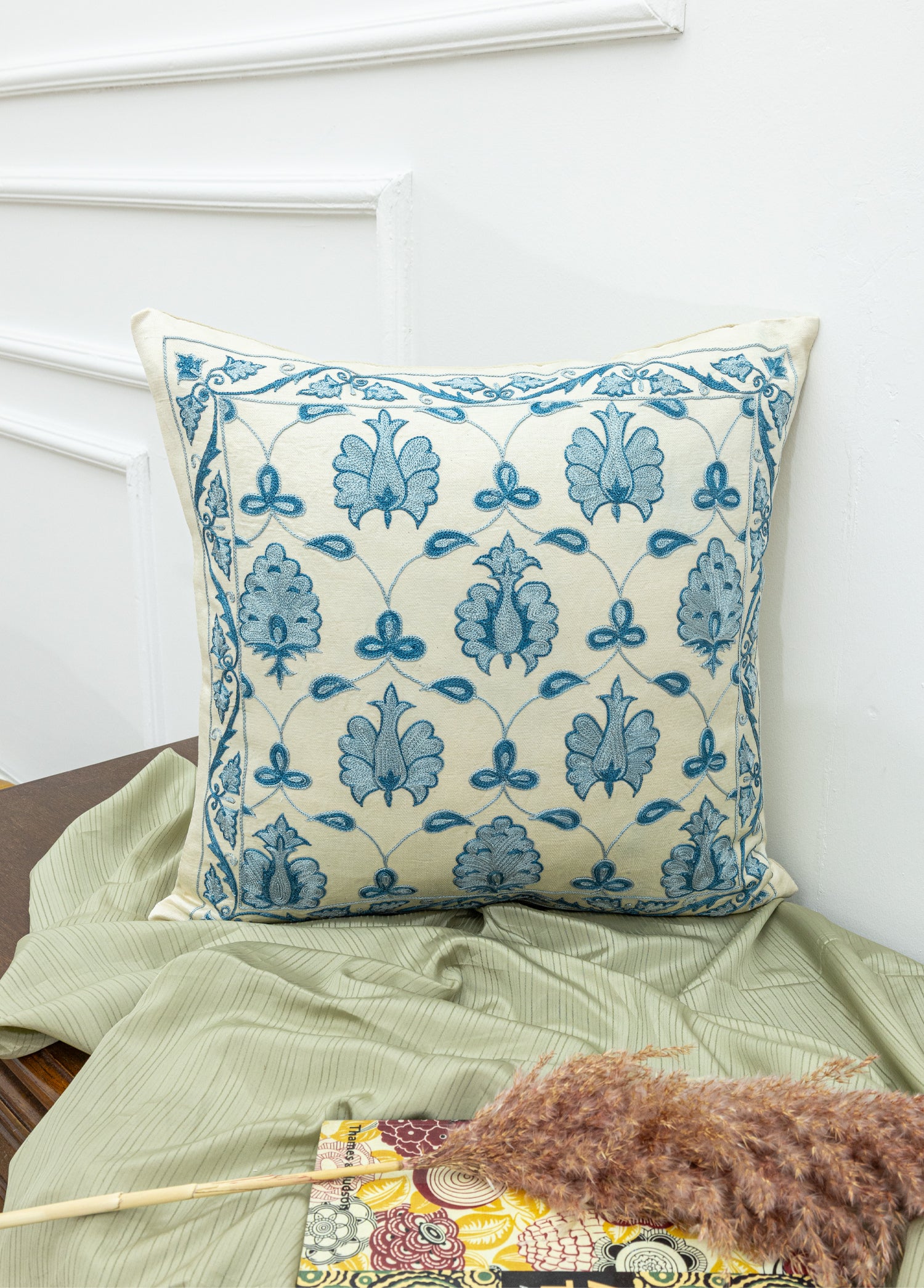 Beçin Dekoratif İpek Kırlent 50x50 cm