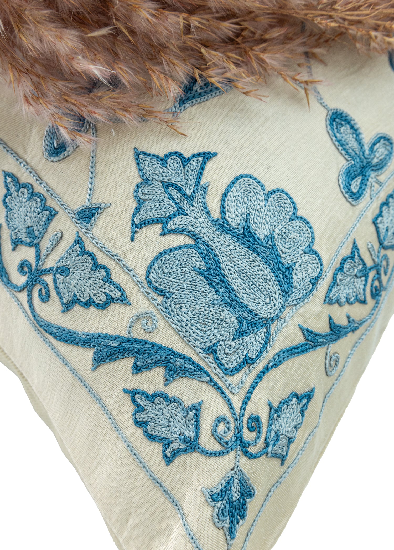 Beçin Dekoratif İpek Kırlent 50x50 cm