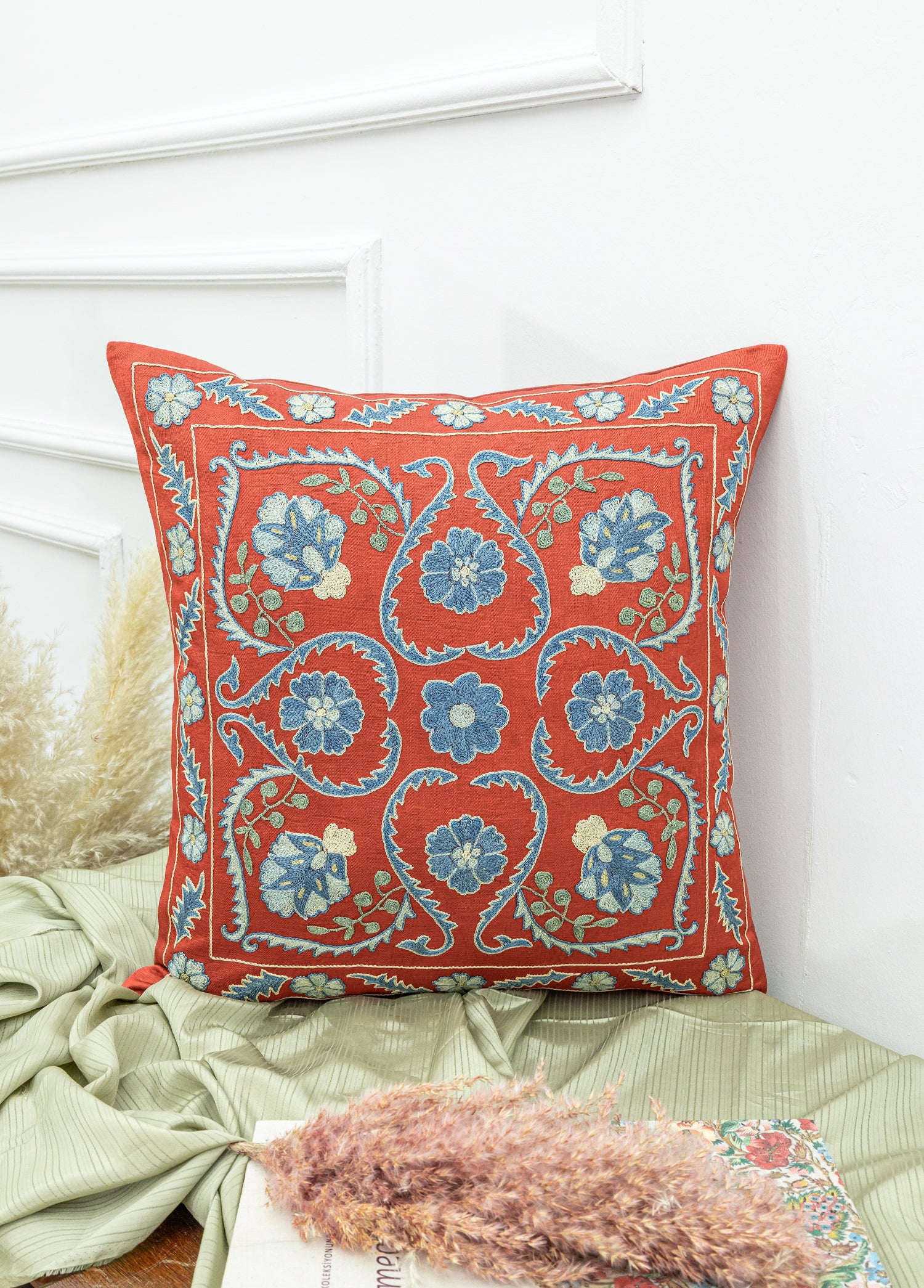 Vales Kırmızı İpek Kırlent 50x50 cm