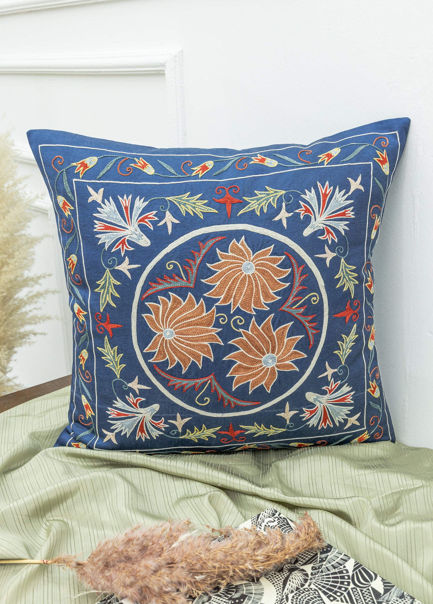 Yulsa El Yapımı Suzani Kırlent 50x50 cm