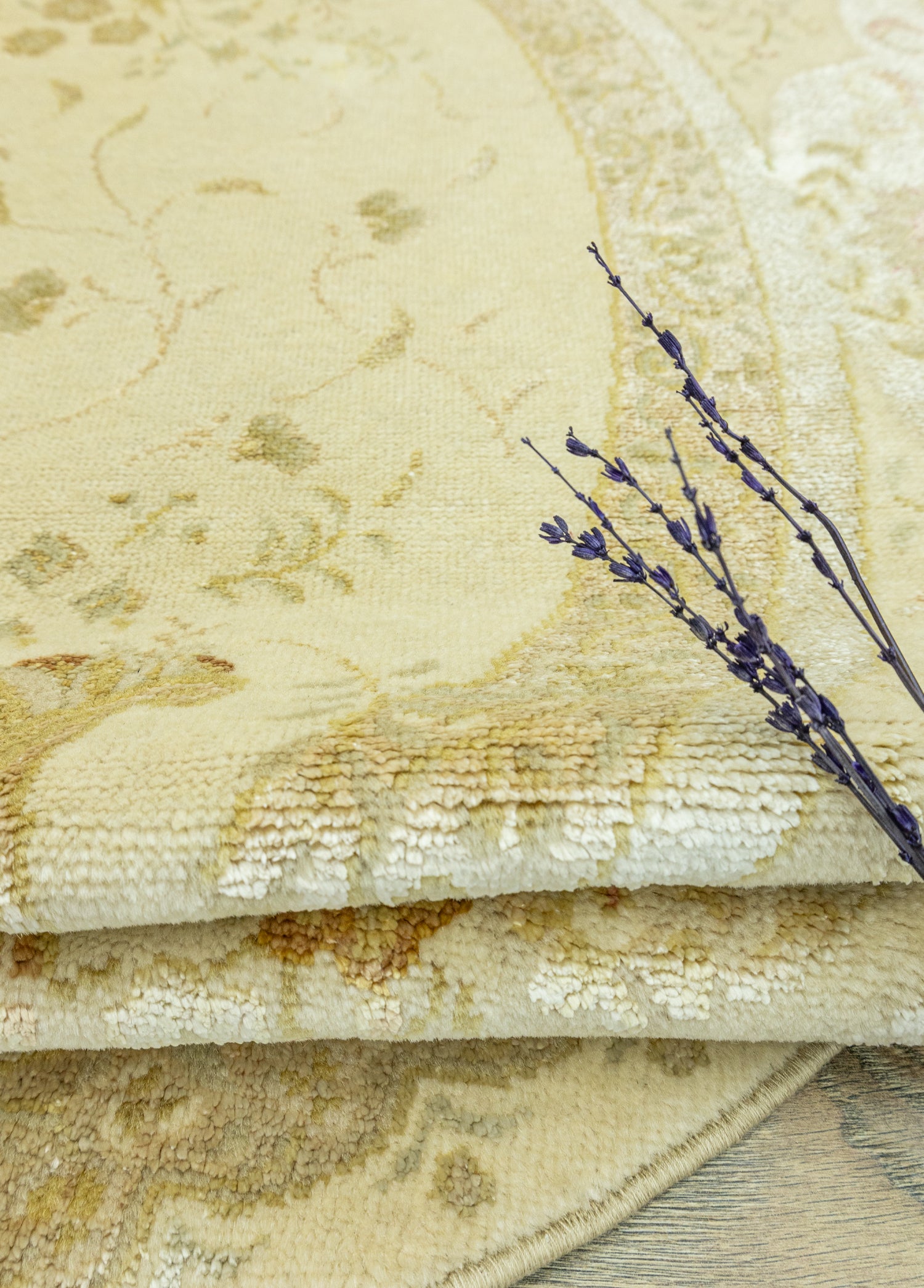 Vera El Dokuma Yuvarlak İpek Halı 160x175 cm