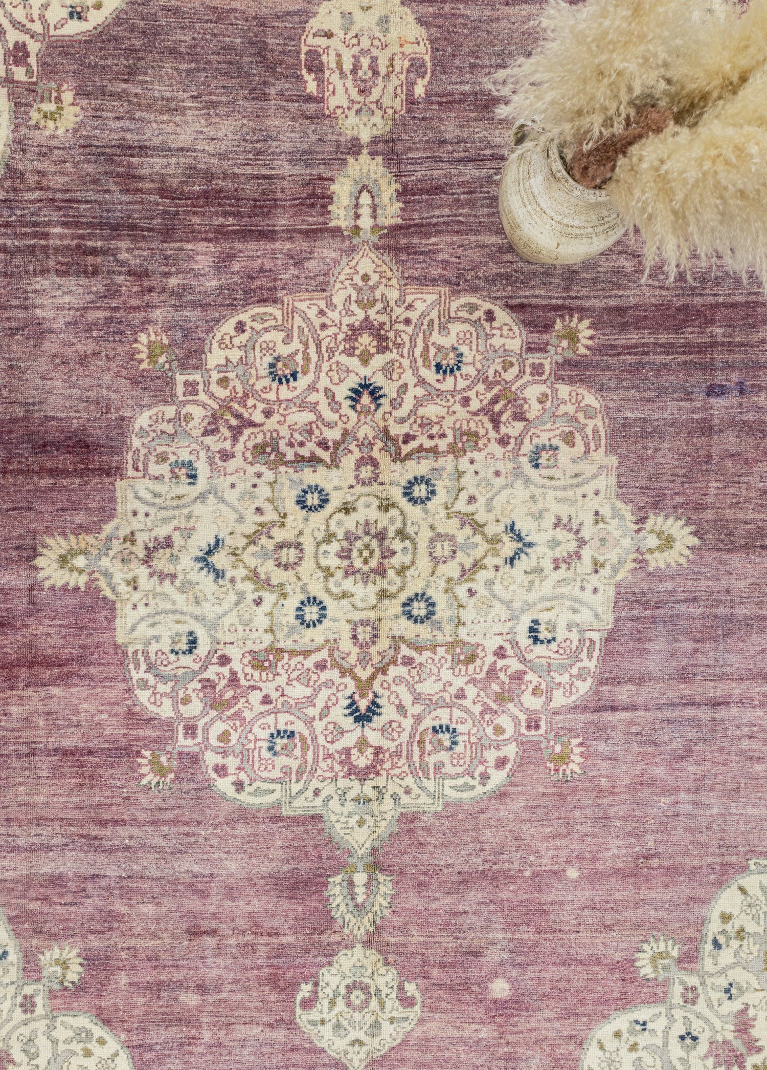 İynem Madalyon Desenli El Dokuma Halı 266x350 cm