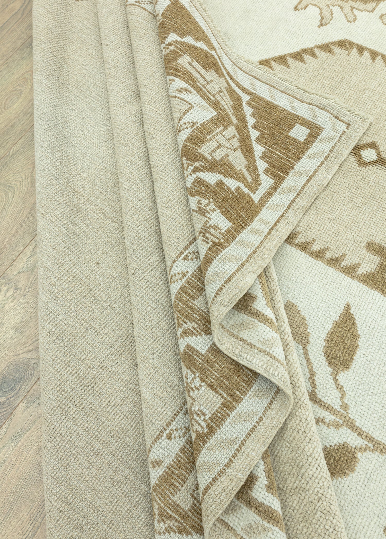 Sara Geometrik Tasarımlı Yün Halı 315x412 cm