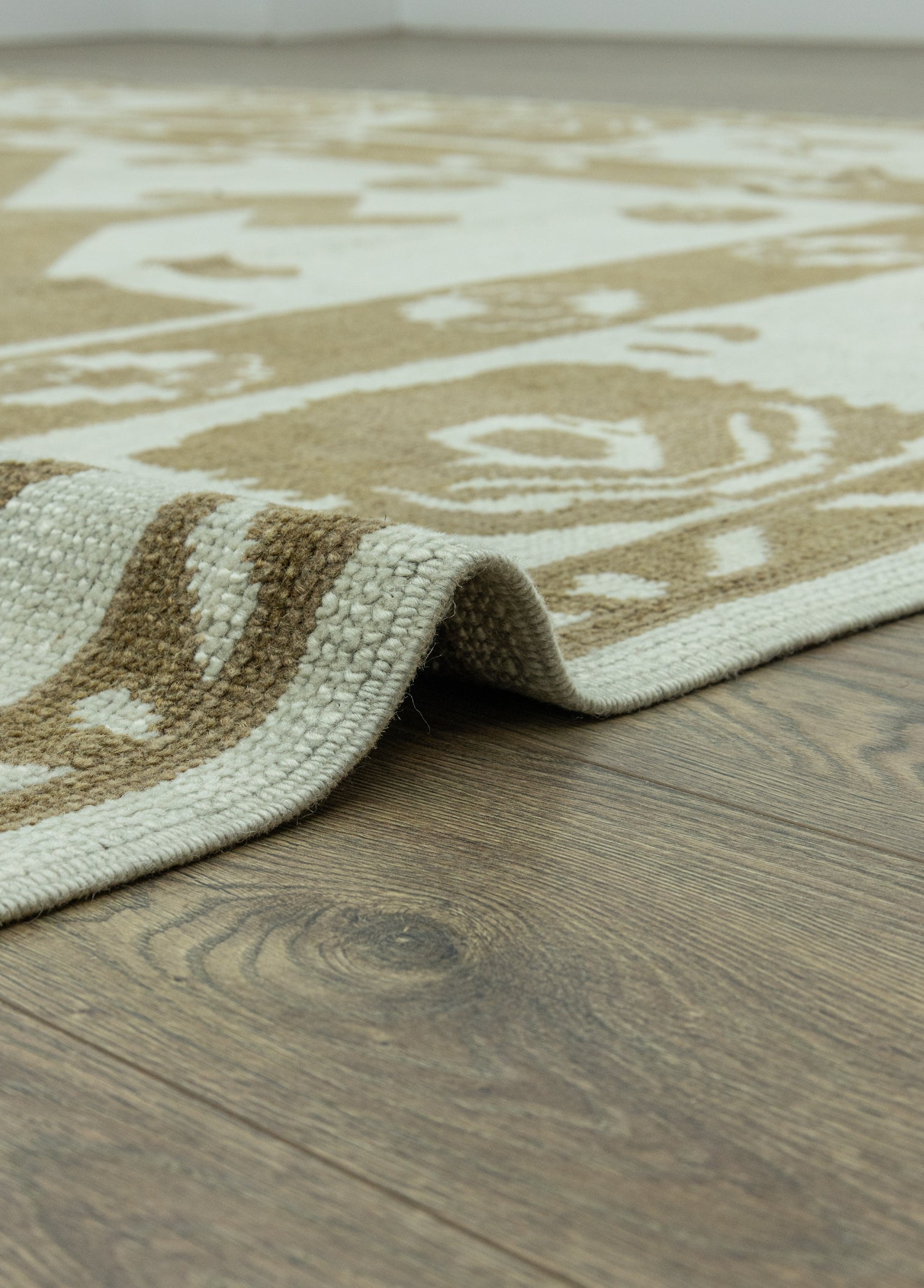 Anemon İlkel Tasarımlı Yün Halı 315x425 cm