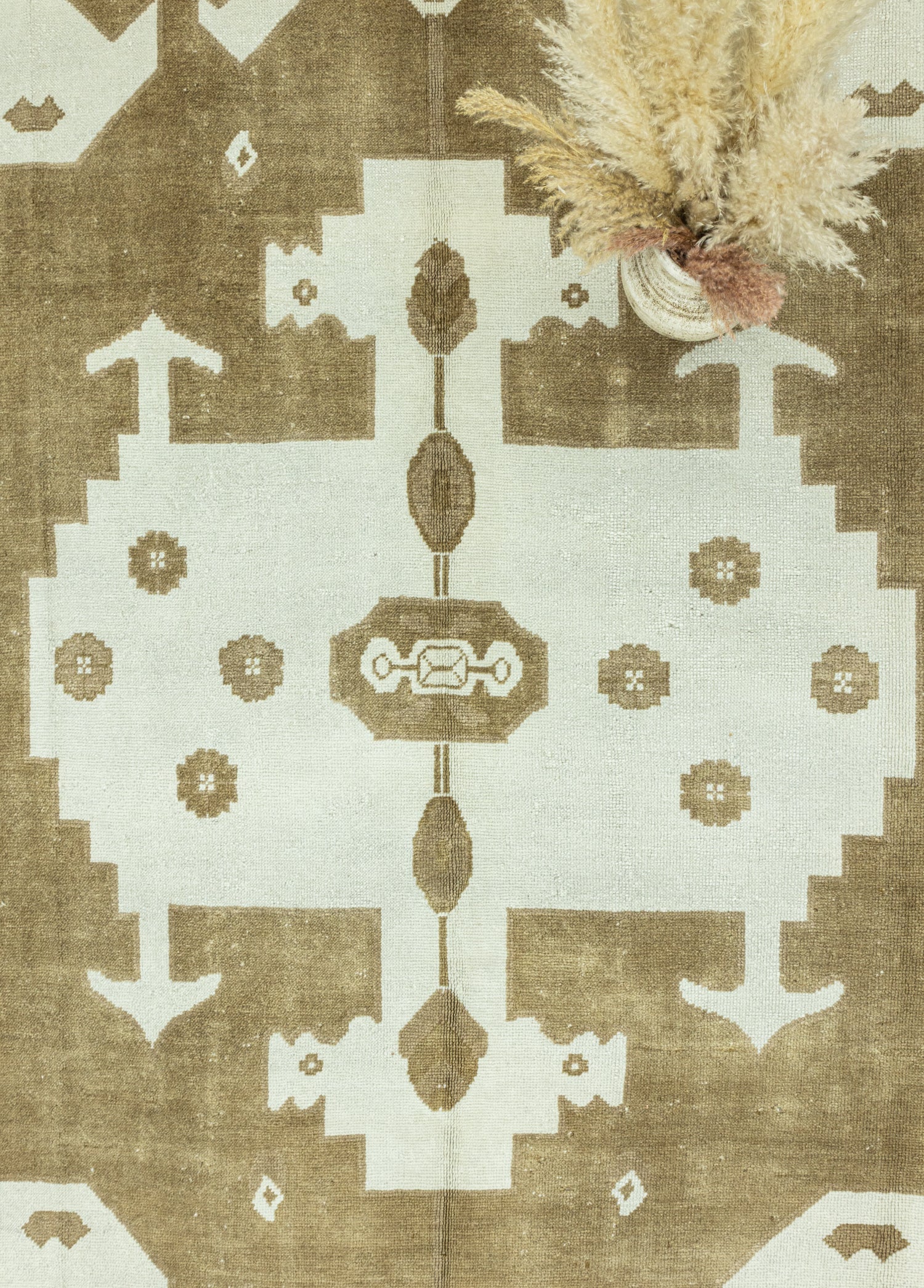 Anemon İlkel Tasarımlı Yün Halı 315x425 cm