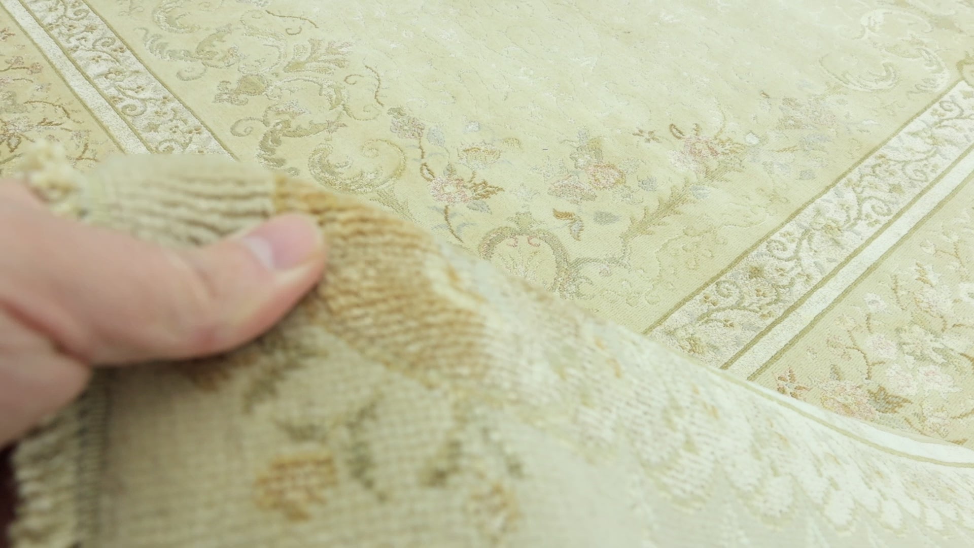 Load video: Bertil El Dokuma İpek Halı 220x295 cm