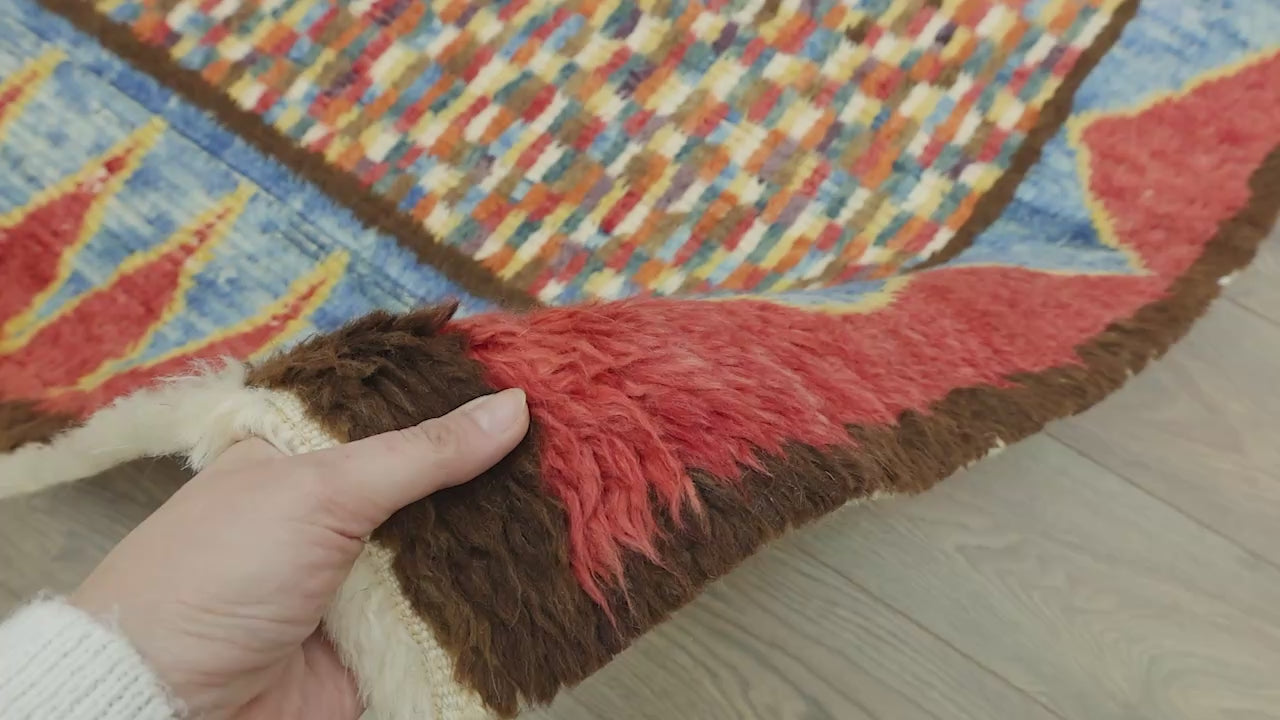 Load video: Mathilde Renkli El Dokuma Tülü Halı 153x264 cm