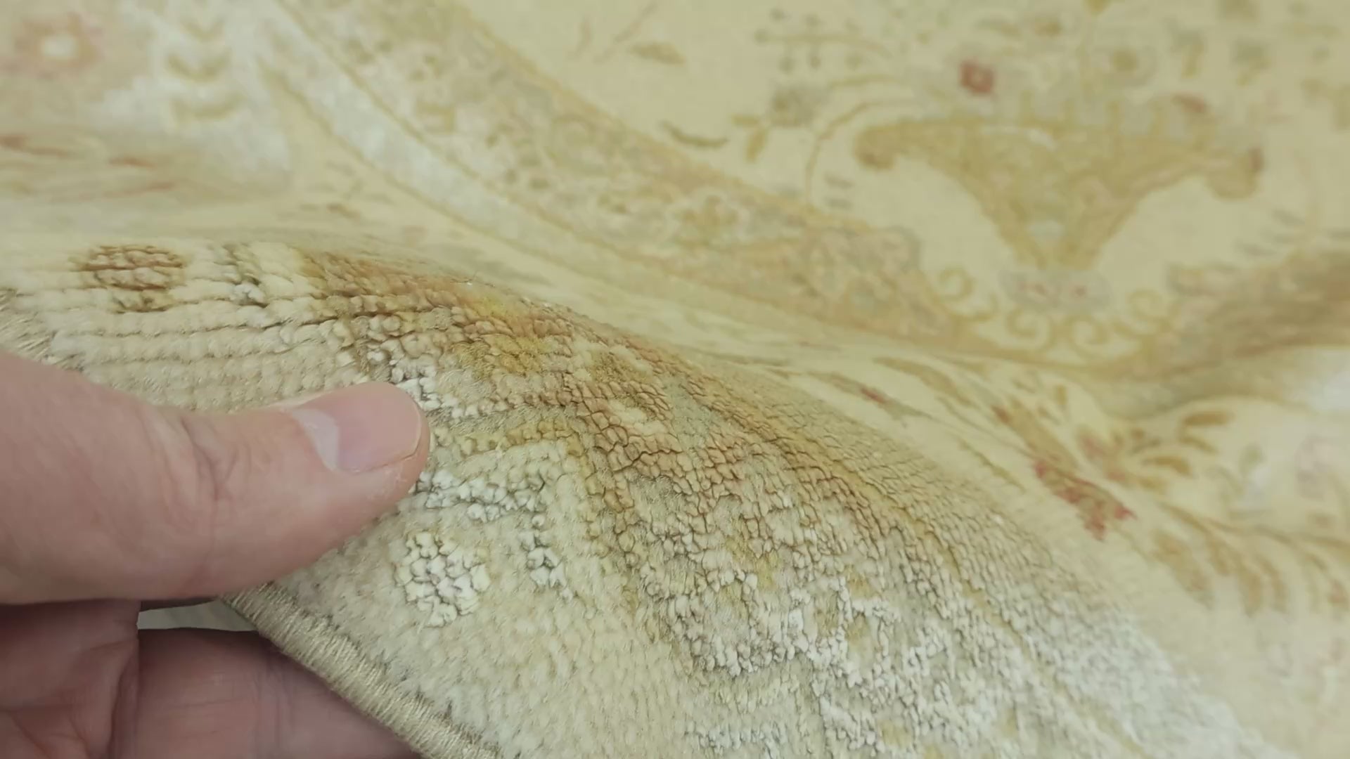 Load video: Vera El Dokuma Yuvarlak İpek Halı 160x175 cm